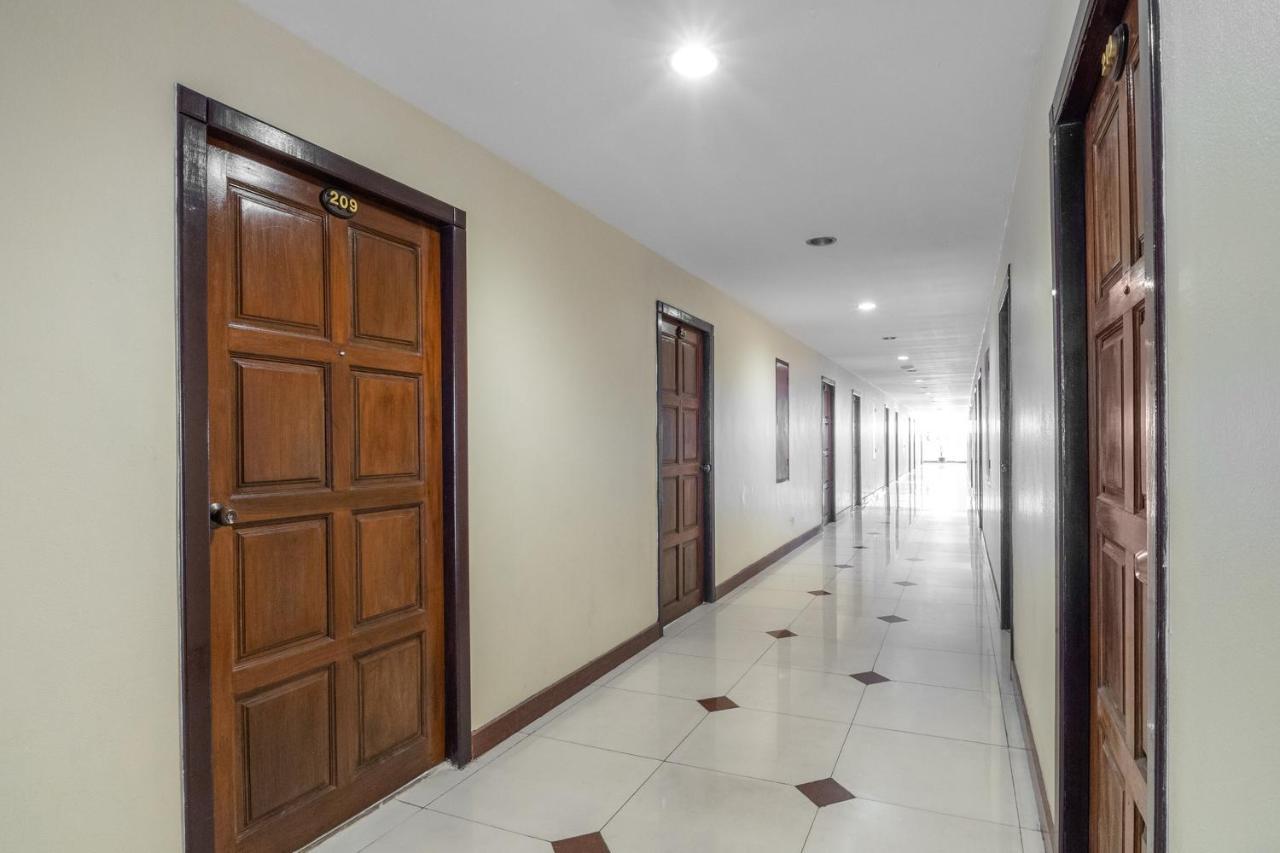 Hotel Oyo 882 The Moonlight Serviced 2*