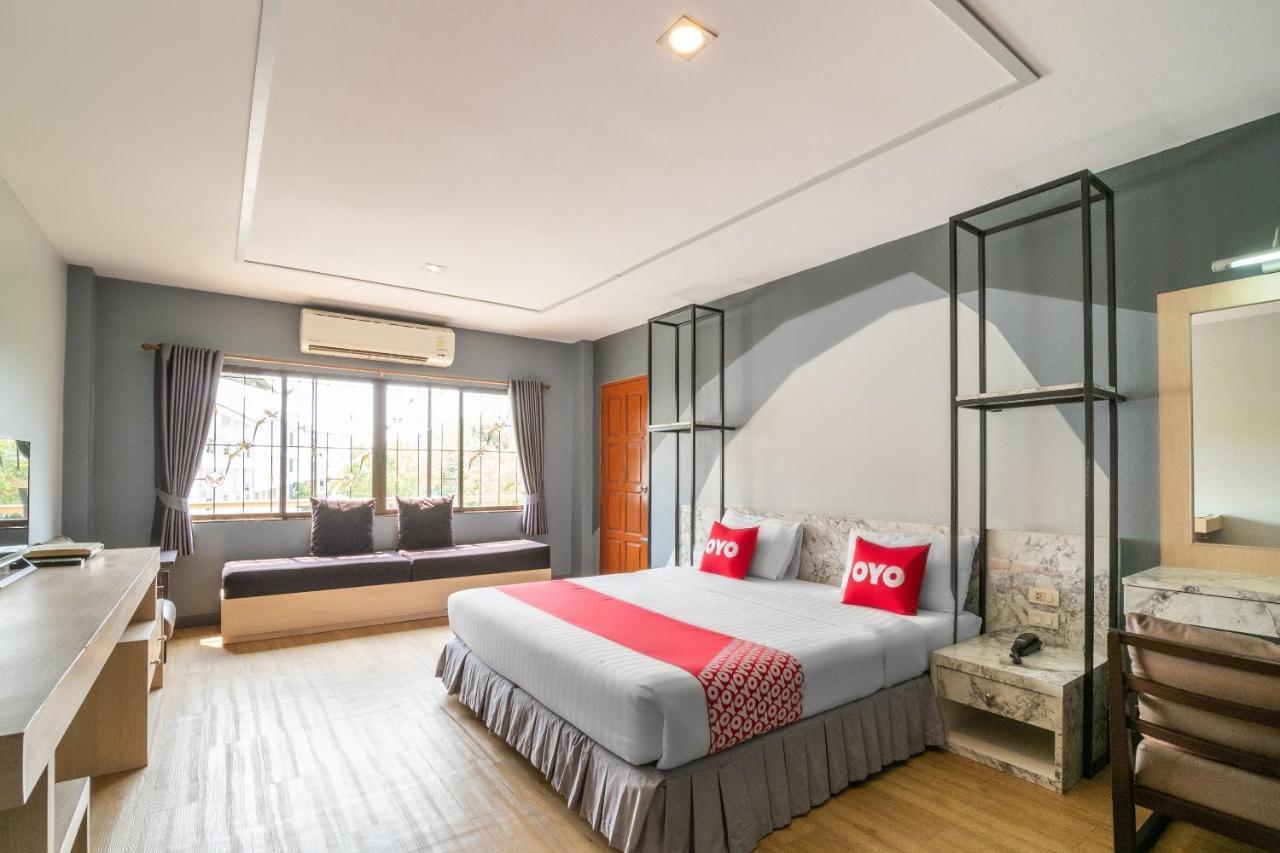 Oyo 882 The Moonlight Serviced Hotel